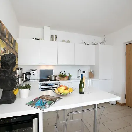Lägenhet Sleeps 4 Pool